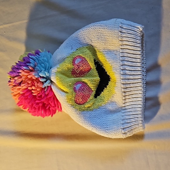 Place Emoji hat - Picture 2 of 2